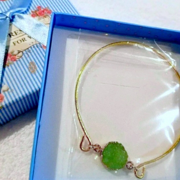 🆕️Gorgeous Sparkly Green Druzy Bracelet - Picture 3 of 4